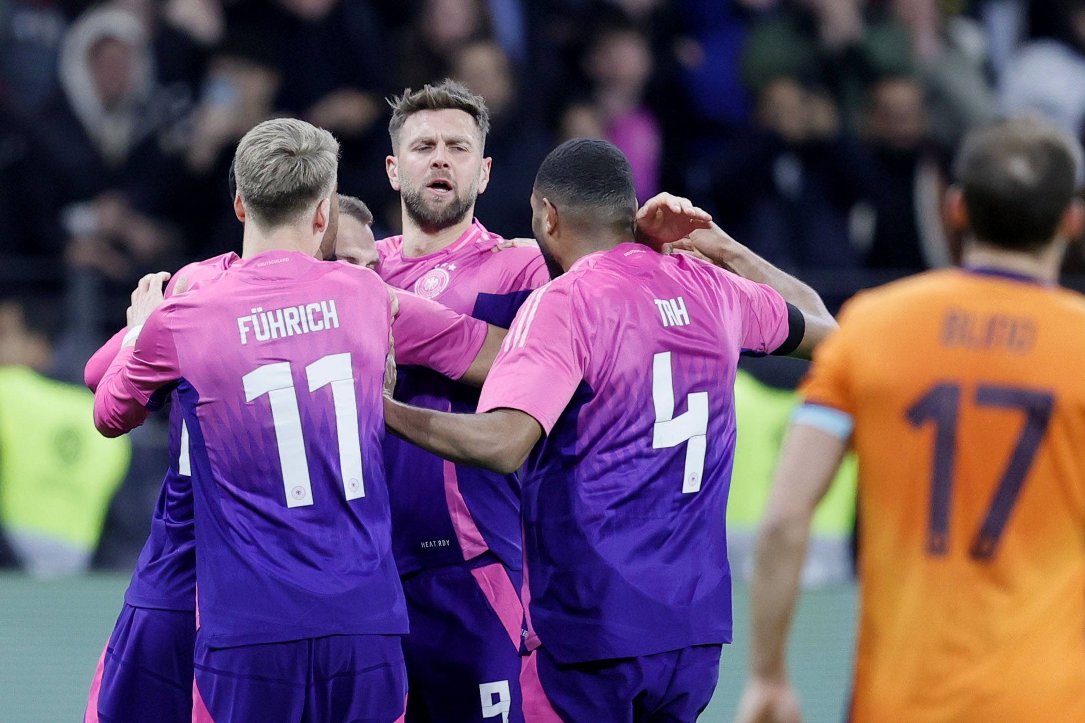 德国再胜波兰,穆勒传射领衔,欧洲杯大胜开门红 德国再胜波兰,穆勒传射领衔,欧洲杯大胜开门红