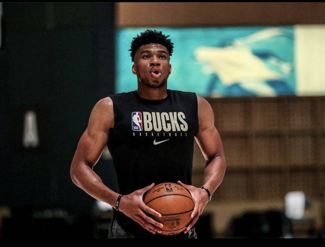 雄鹿击败奇才,字母哥创造巅峰表现 雄鹿击败奇才,字母哥创造巅峰表现