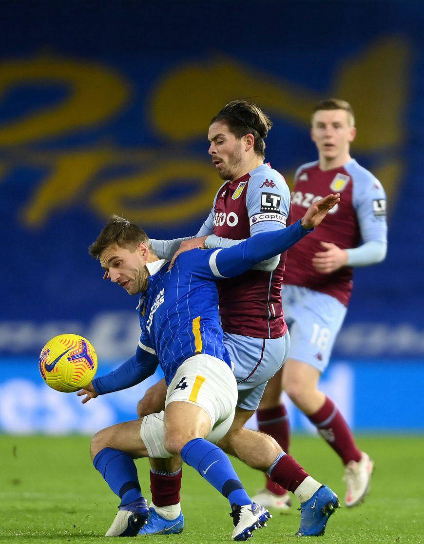 熊猫体育官方-曼联主场击败阿斯顿维拉，士气大振