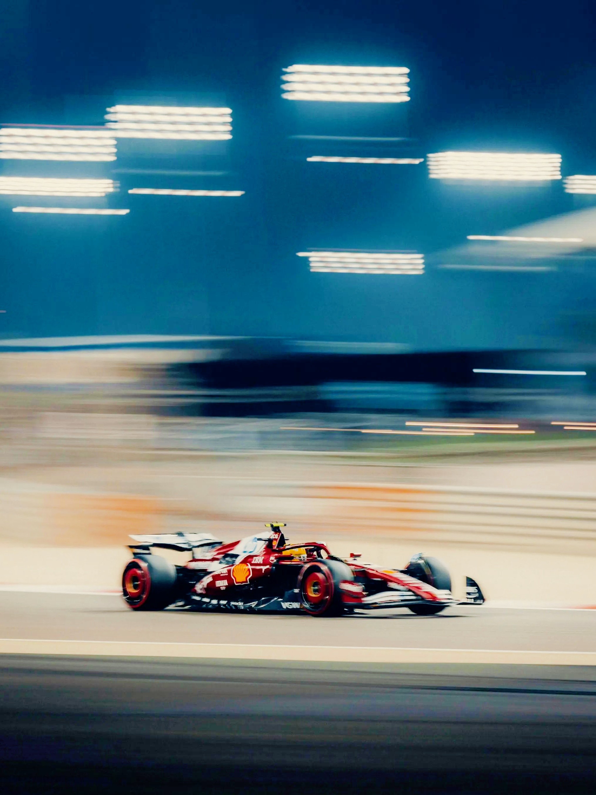 关于哈斯车队翻盘法拉利，佩雷兹统治全场的信息