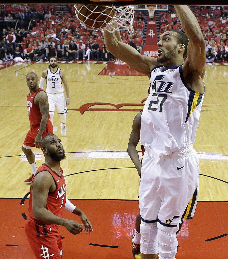 猛龙轻取广东队，戈贝尔扛起全队